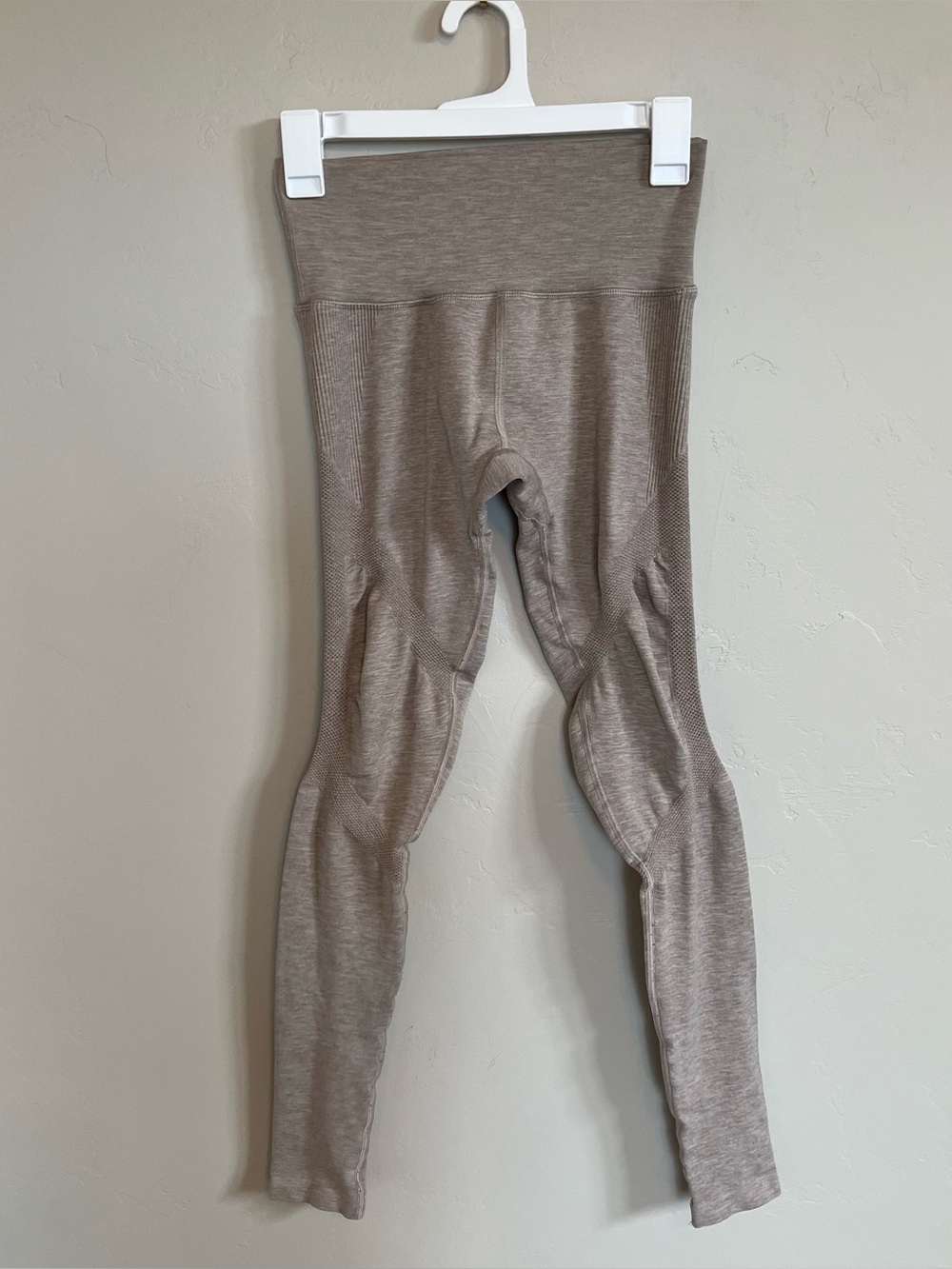 Alphalete Revival Seamless High Waist Sculpt Athletic Leggings Women’s M Taupe